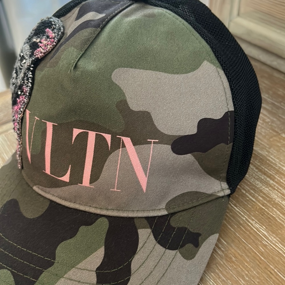 Valentino gorilla embellished logo mesh backed cap - Picture 5 of 15
